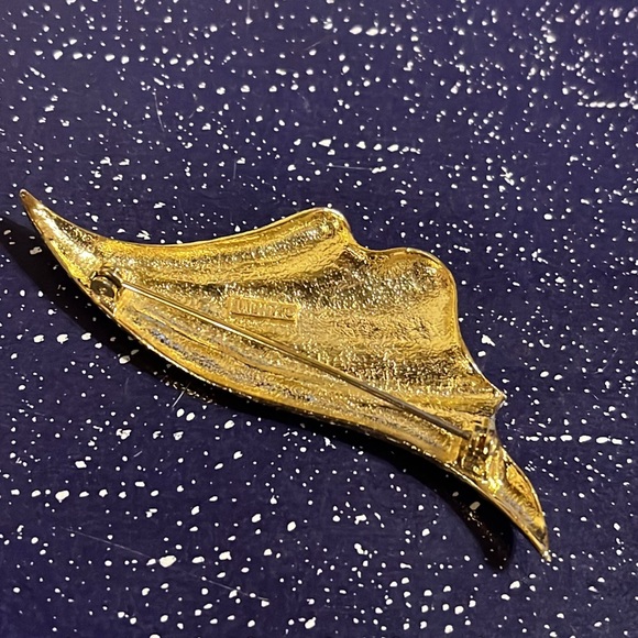 Vintage Stamped Mient Gold Toned Brooch Lapel Pin - Picture 2 of 4